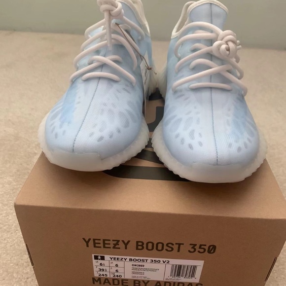yeezy 350 monice - Picture 1 of 3